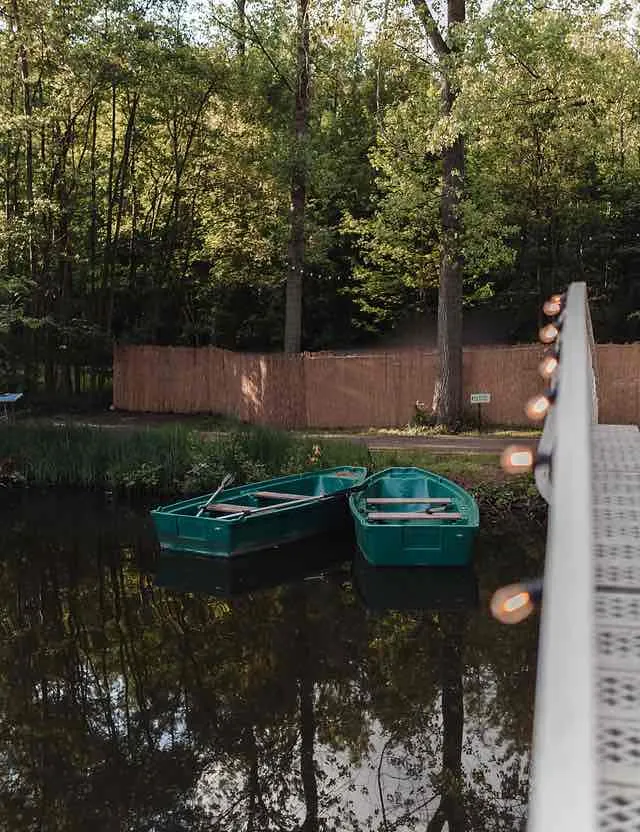 Convives lors du walking dinner Be Meet 2023 dans un cadre naturel exceptionnel